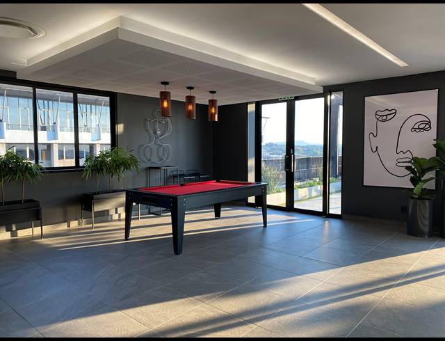 BEDROOM APARTMENT FOR SALE IN SANDOWN